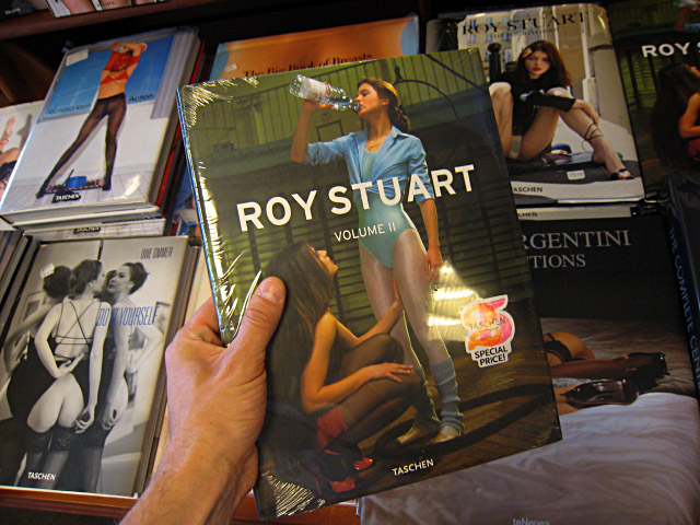 J'achète un livre de Roy Stuart