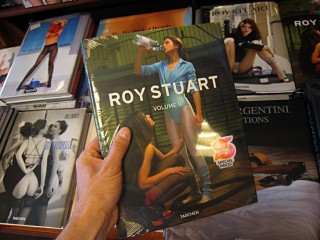 J'achète un livre de Roy Stuart