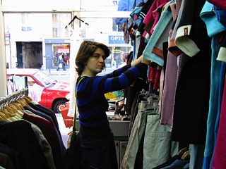 Sabine cherche des vêtements