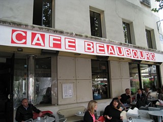 Nous allons au Café Beaubourg