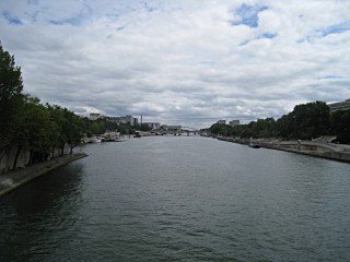Nous traversons la Seine