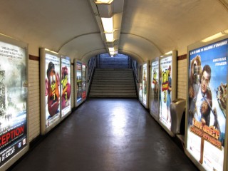 Un couloir de métro