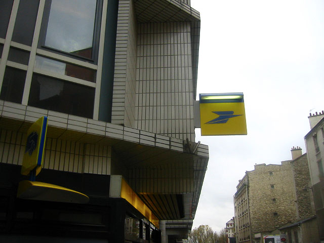 Je vais à la Poste