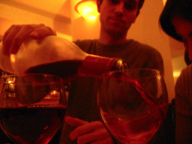 Nous buvons du vin