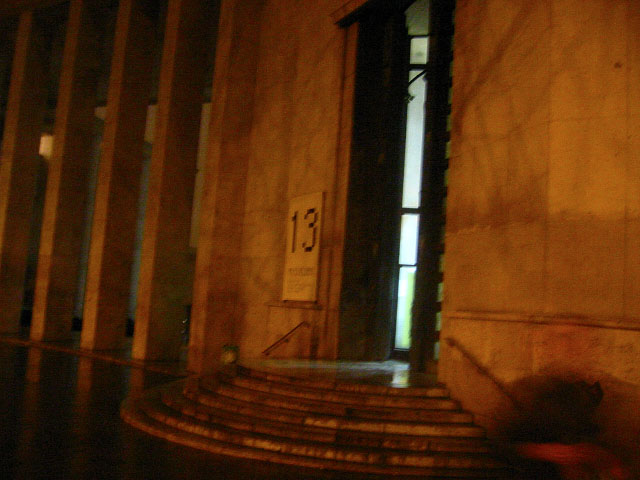 Nous allons au Palais de Tokyo, juste à côté