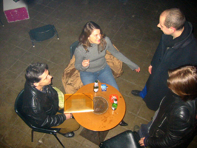 J'aperçois Antoine, Éric, Aurore et Thierry
