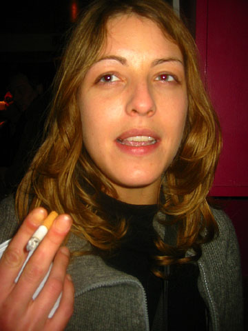 Je rejoint Sabine dans un bar vers Gambetta. Je fais la connaissance de Juliette