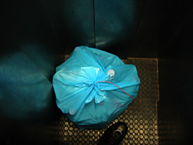 Je descends les poubelles