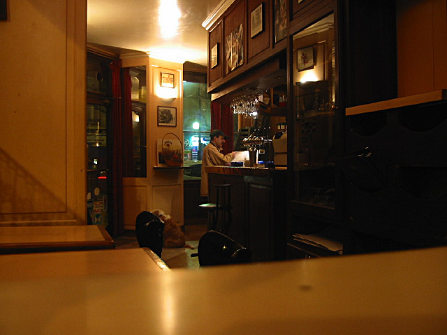 Je vais dans un bar avec Sabine
