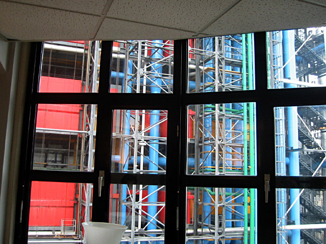 Le bureau de Jean-François donne directement sur Beaubourg