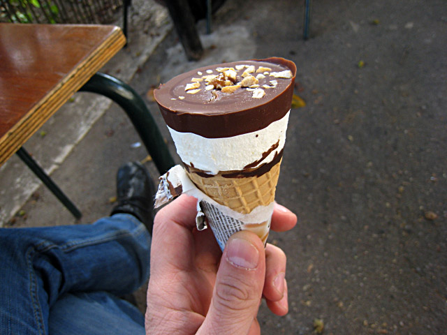 Je mange une glace