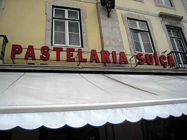 Nous allons dans un bar