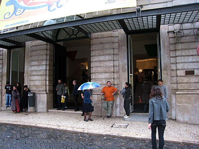 Nous allons dans un centre commercial