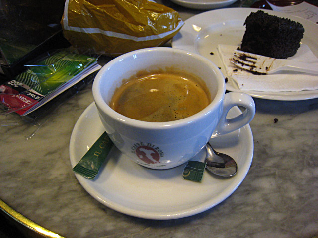 Je bois un café