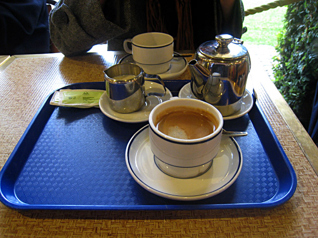 Je bois du café