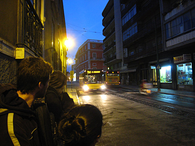 Le bus arrive