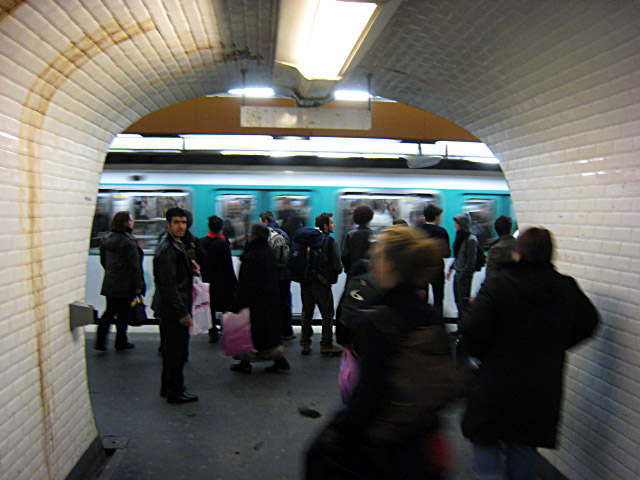 Nous prenons le métro