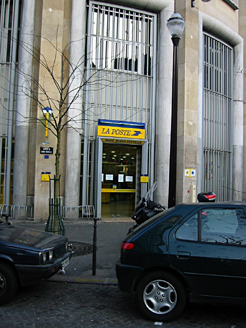 Je vais à la Poste