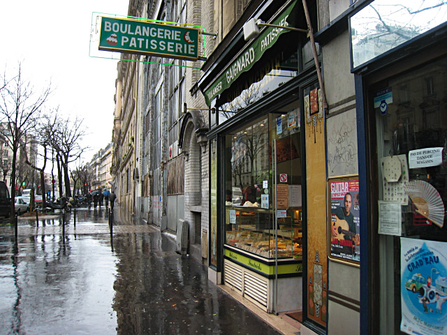 Je vais à la boulangerie