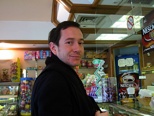 Nous passons à la boulangerie