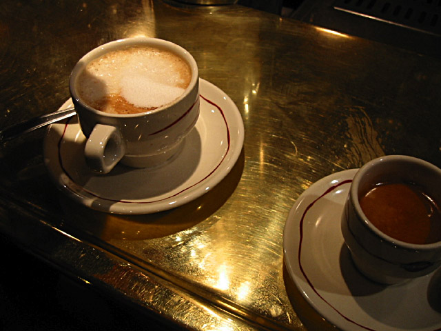 Nous buvons un café