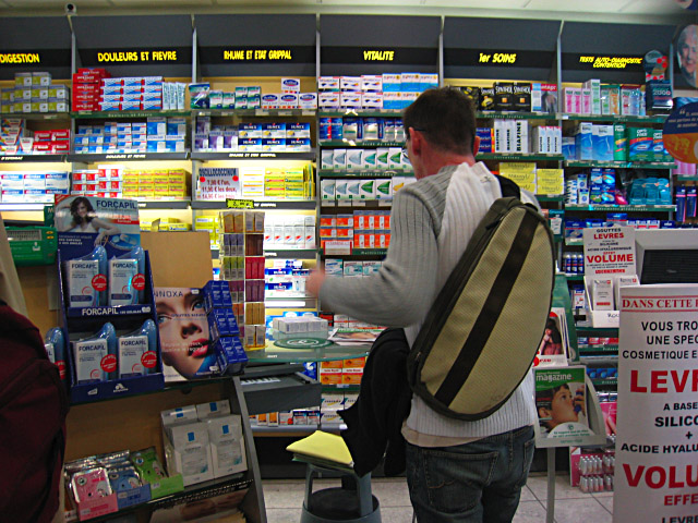 Je vais à la pharmacie