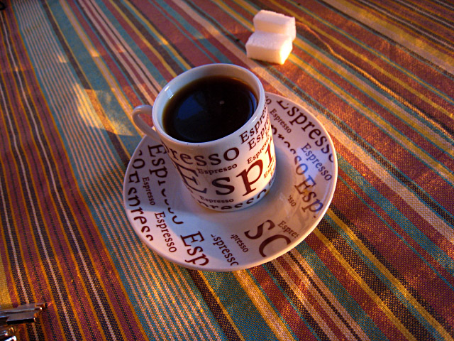 Je bois un café