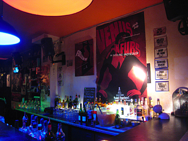 A l'intérieur