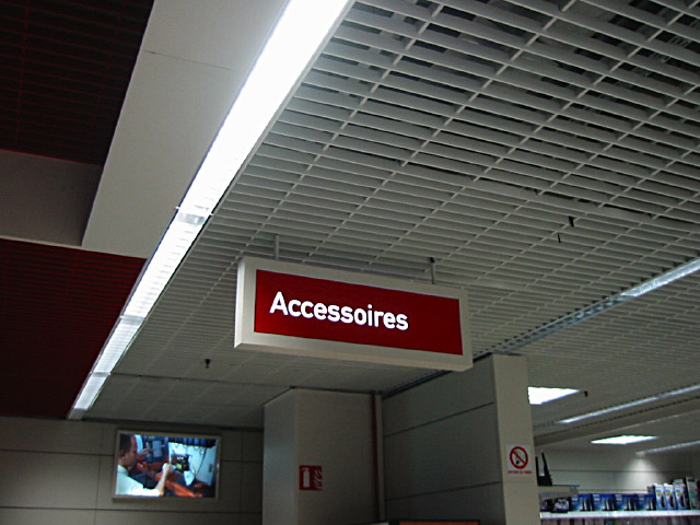 Je vais au rayon accessoires