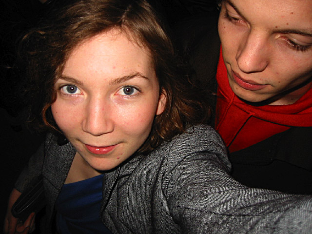 Je croise Amandine qui se prend en photo avec mon appareil