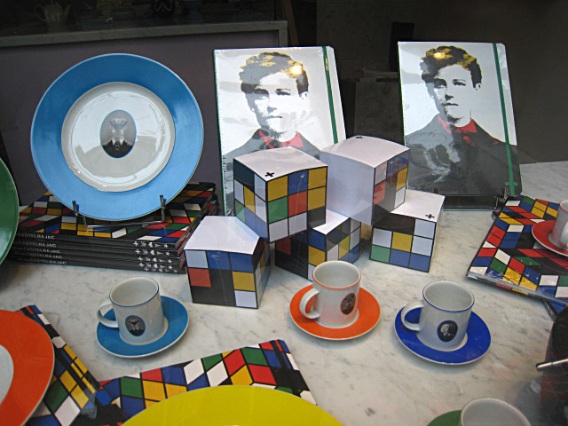 Des blocs note en forme de rubik's cube