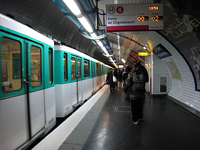 Nous prenons le métro