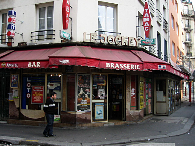 Nous allons boire un café