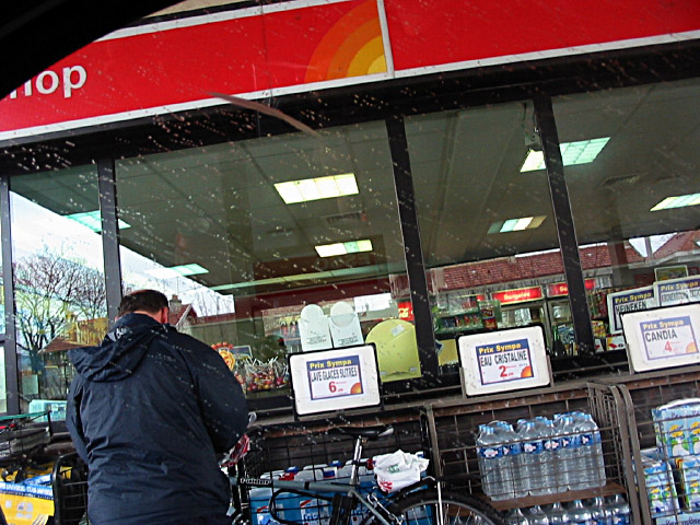 Nous déposons M. T. à sa station service