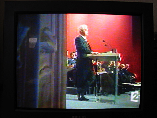 Je regarde une merde à la télévision
