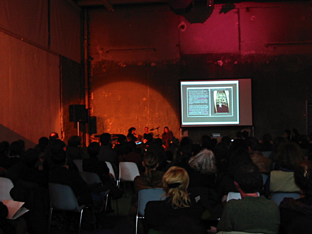 Synesthésie donne un conférence