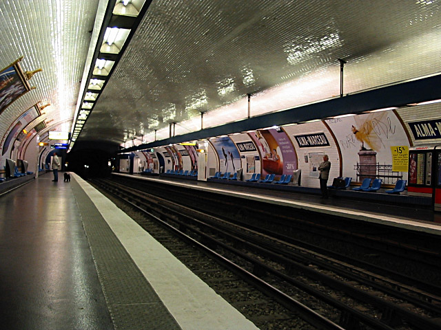Nous prenons le métro