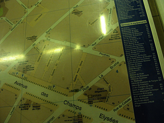 Je descends dans le métro regarder un plan