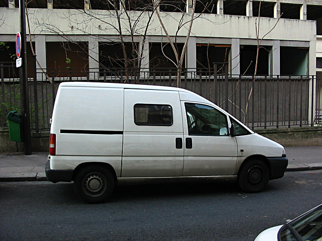 Nous garons la camionnette
