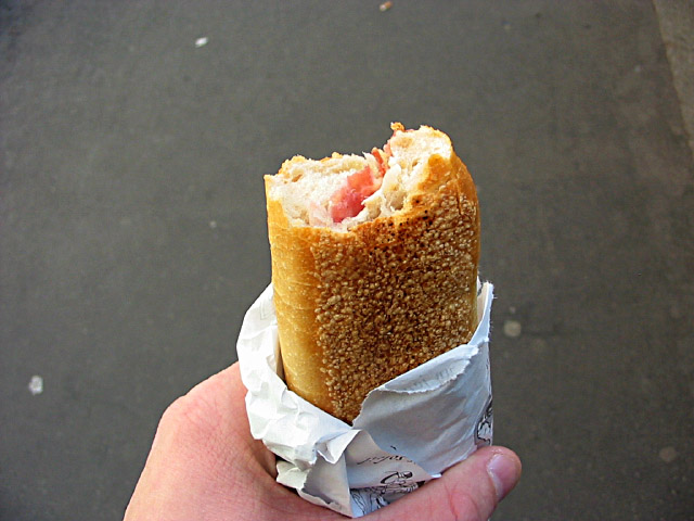 Je mange un sandwich