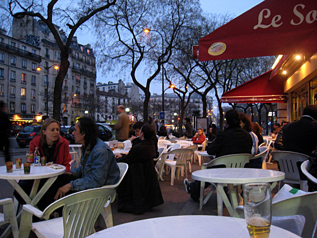 La nuit tombe