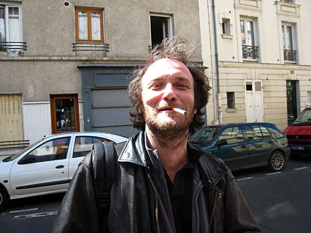 Je reconnnais Serge un ami d'Edouard