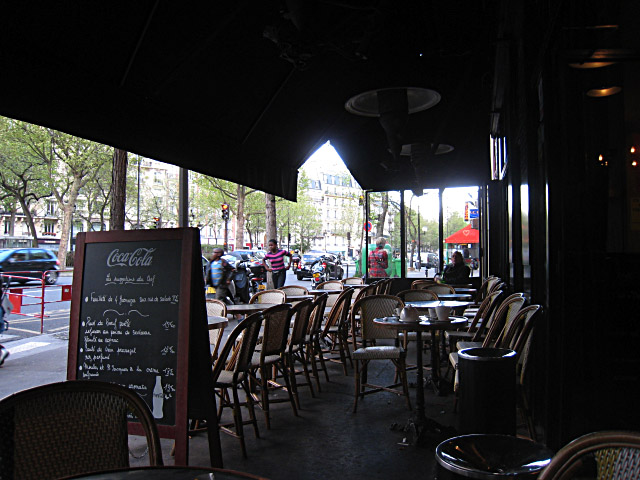 Nous allons boire un verre au Bataclan
