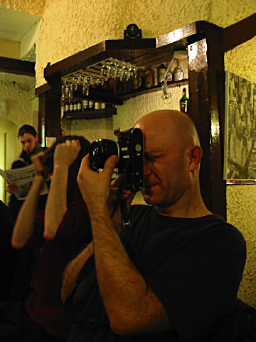 Pierre prend des photos