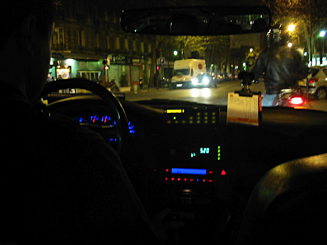 Nous prenons un taxi