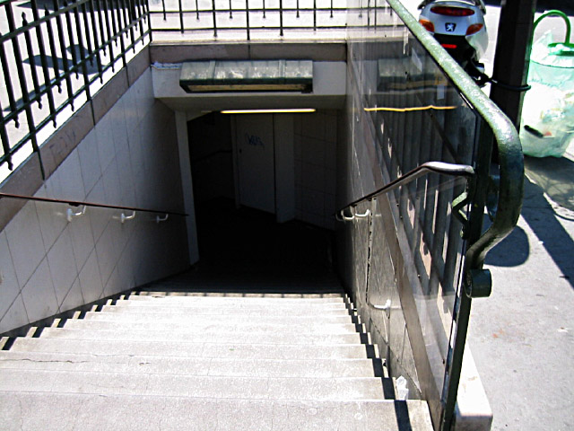 Je descends dans le métro