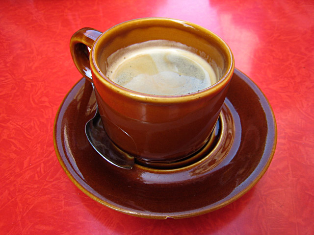 Je bois un café