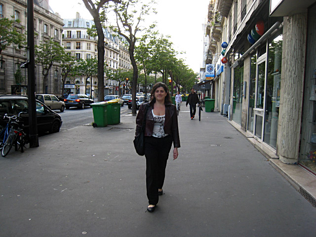 Je retrouve Aurore dans la rue