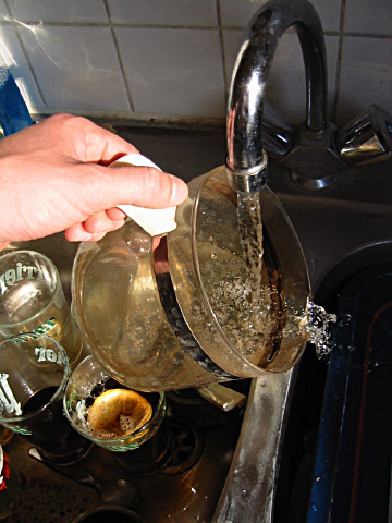 Je lave la carafe