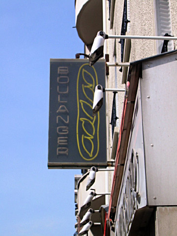 Je vais à la boulangerie